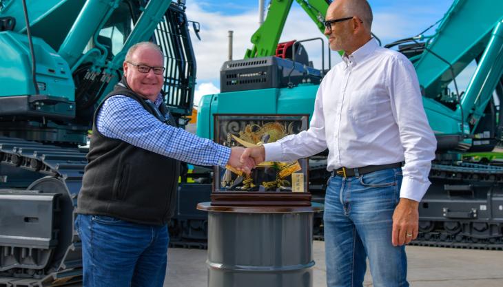 L-R: Jonathan Wilson and Robin Powell Jonathan Wilson steps down