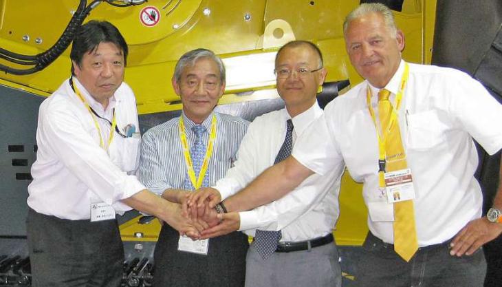 Celebrating the new partnership on the JCE stand at 27th New Environmental Exposition Tokyo (from L-R): Yuji Yoshisako, general manager JCE; chairman of the board Frank Toyotaka Fujii; CEO Akihiko Kosugi; and Michael Brookshaw, general distributor manager at Keestrack Keestrack sign deal with JCE