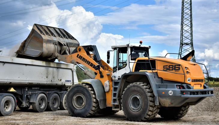 Liebherr L 586 XPower loading shovel 