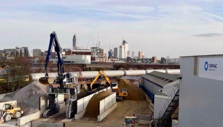 New innovations are boosting Tarmac's rail-freight capabilities Liebherr LH80C 'Supergrab' gantry materials handler