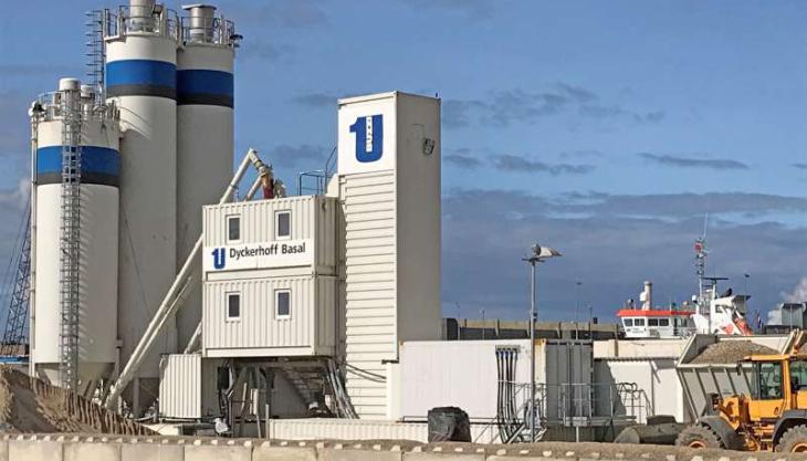 The Liebherr Mobilmix 3.5 reliably supplies the lock construction site with concrete Liebherr Mobilmix 3.5 concrete mixing plant