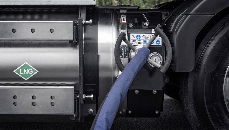 Volvo Trucks to introduce LNG-powered models LNG powered engine