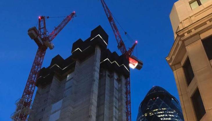Aggregate Industries have supplied 2,000 cubic metres of Lytag lightweight concrete for the construction of 70 St Mary Axe in London 70 St Mary Axe