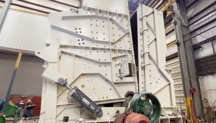The New Holland-style primary impact crusher in production New Holland-style primary impact crusher