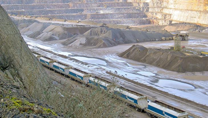 Mendip Rail and VTG Rail UK sign aggregates wagon deal Mendip Rail and VTG Rail sign aggregates wagon deal