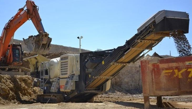 Lokotrack LT106 mobile crusher