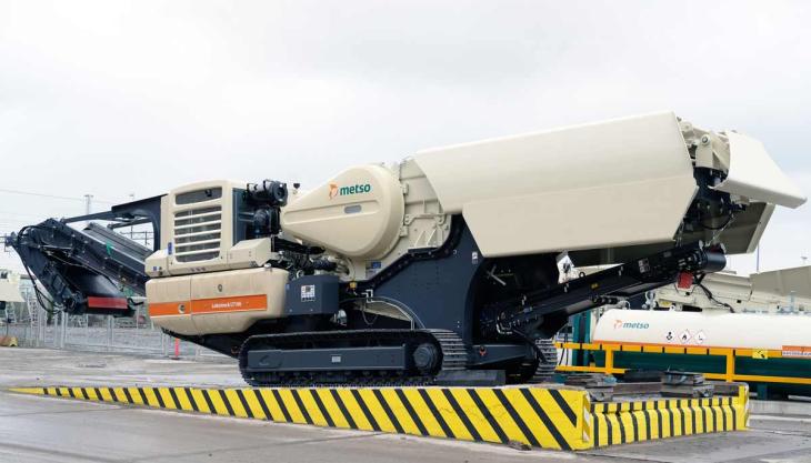 The freeze-proofed Lokotrack LT106 jaw crusher plant will be crushing icy basalt for the extension of the McMurdo research station as of next February Lokotrack LT106 jaw crusher