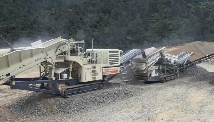 Metso LT200HP mobile crusher and screener