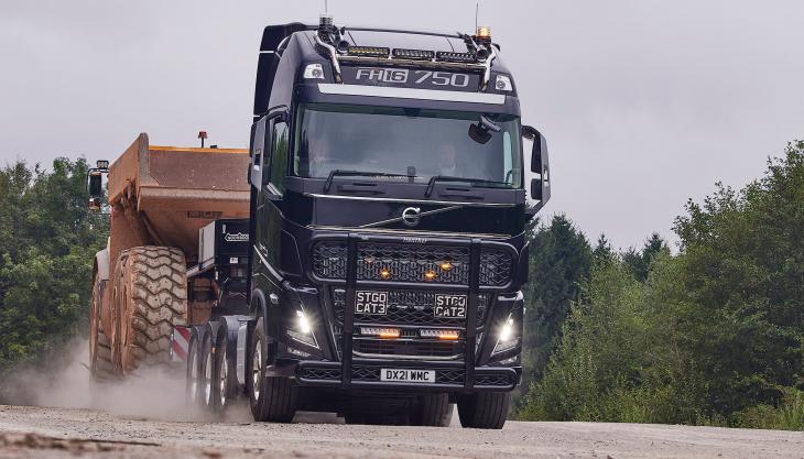 New flagship Volvo FH16 750 Globetrotter XL for Paul Chapman & Sons