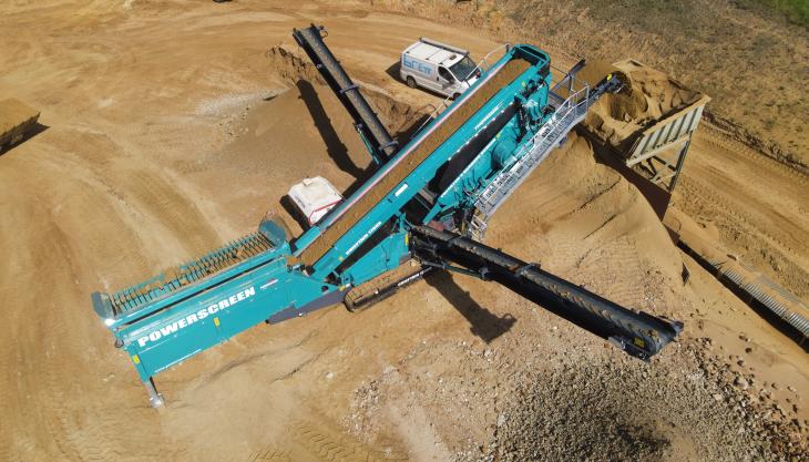 Brett Aggregates' new Chieftain 1700X mobile screen Brett Aggregates' new Chieftain 1700X mobile screen