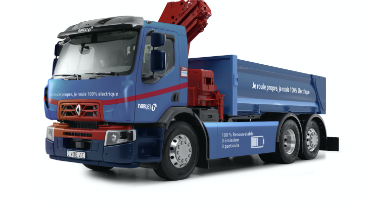Renault Trucks’ first electric truck dedicated to construction with zero emissions in use, a 26 tonne D Wide Z.E. 6x2 fitted with tipper body and crane, is set for delivery to plant hire specialists the Noblet Group Renault Trucks D Wide Z.E.