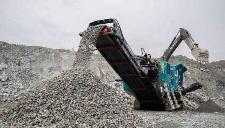 Premiertrak 400X mobile jaw crusher