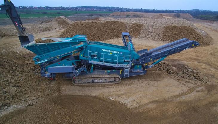 Powerscreen Warrior 2100 screen