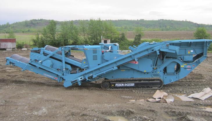 Powerscreen XH320SR mobile impact crusher