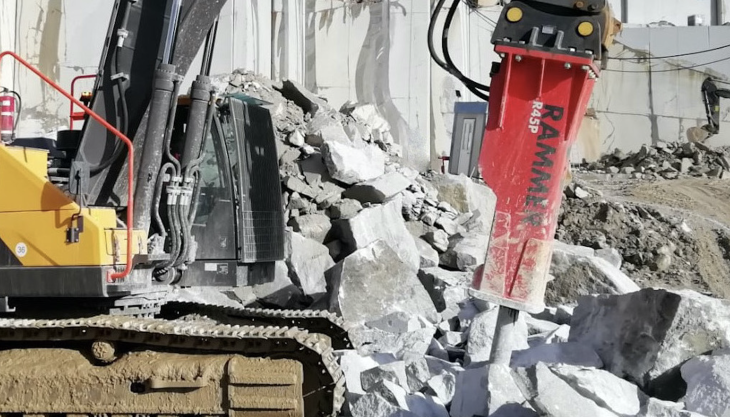 Britafiel SA's new Rammer R45P Performance Line hammer in action Rammer R45P hammer