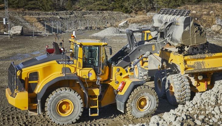 Volvo CE are currently testing the potential for 5G in powering a remote-controlled wheel loader 5G powered remote-controlled wheel loader