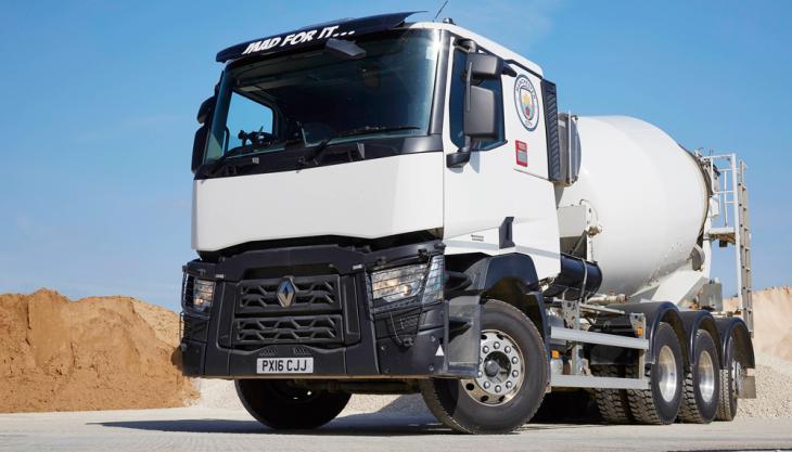 Renault Trucks deliver the UK’s first Range C430 Tridem unit Renault truck