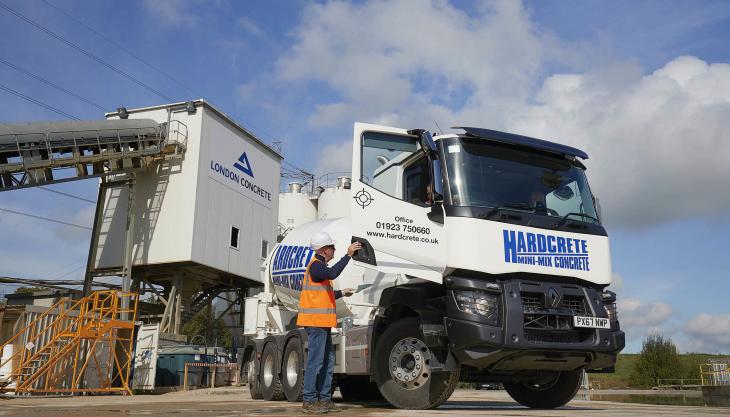 Hardcrete's new Renault Trucks Range C430 8x4 Tridem Range C Tridem
