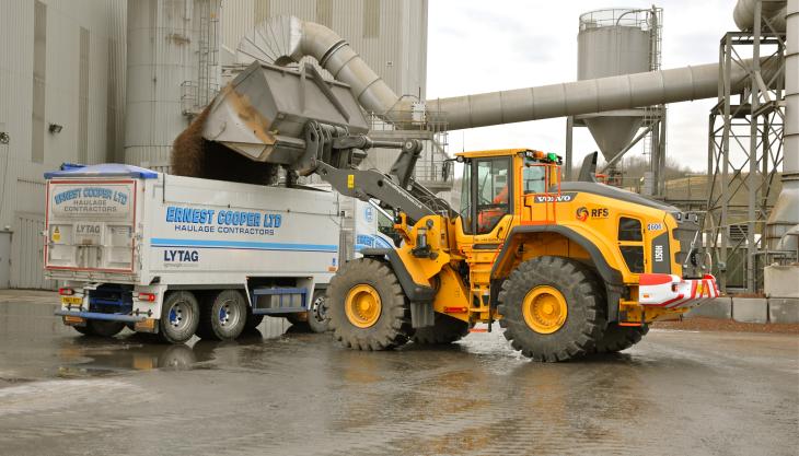 Rail Freight Services' new Volvo L150H loading shovel Volvo L150H