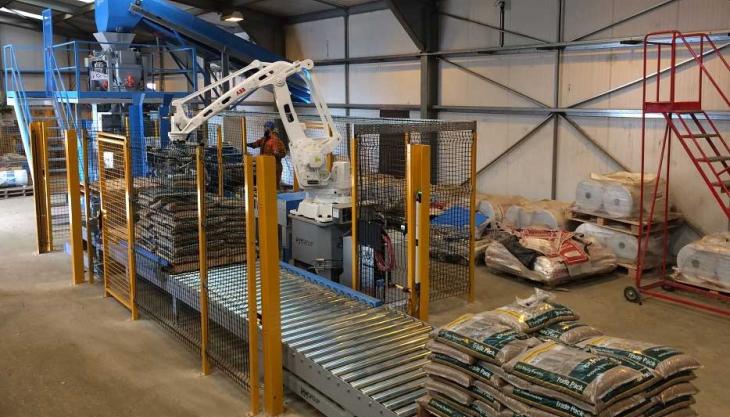 RMGroup's CTB-600 mobile bag-filling system for aggregates RMGroup's CTB-600 mobile bag-filling system