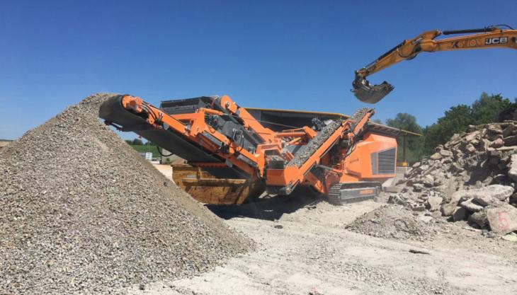 Rockster R1000S impact crusher