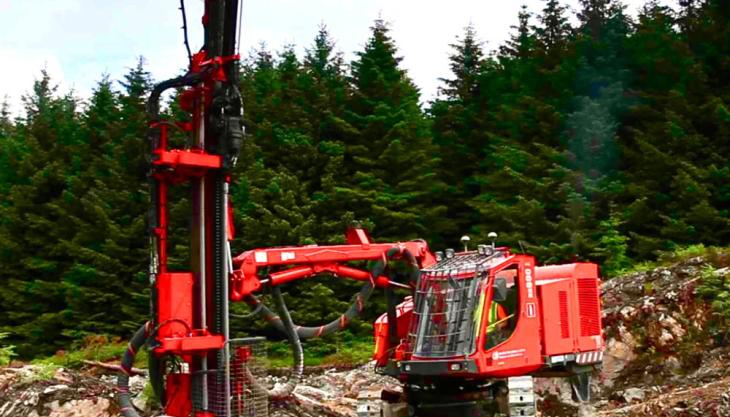 Sandvik DX800 drill rig