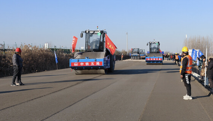 Unmanned SANY paving fleet demo Unmanned SANY paving fleet demo