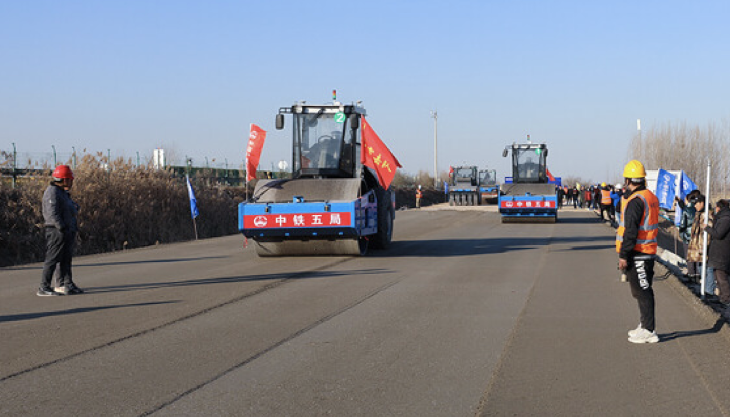 Unmanned SANY paving fleet demo