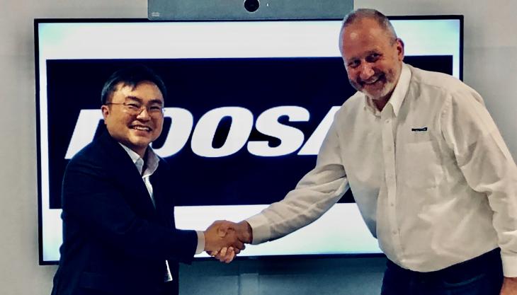 L-R: Charlie Park, CEO of Doosan Infracore Europe, and Carl Leijonhielm, CEO of INTRAC L-R: Charlie Park, CEO of Doosan Infracore Europe, and Carl Leijonhielm, CEO of INTRAC