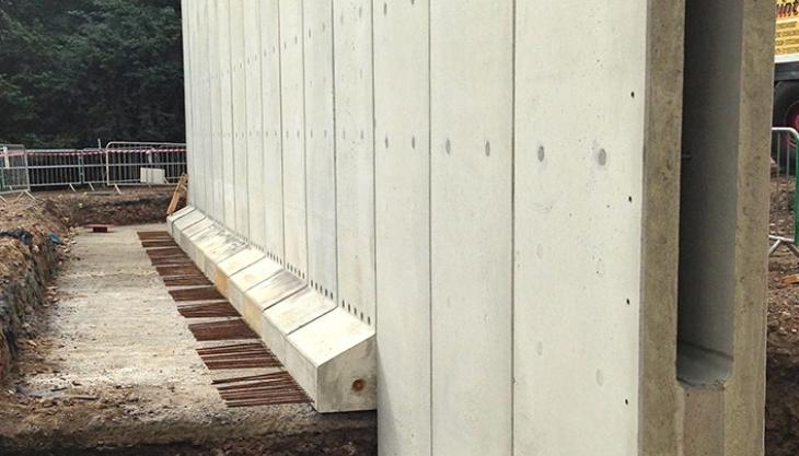 Shuttabloc precast concrete retaining wall system Shuttabloc