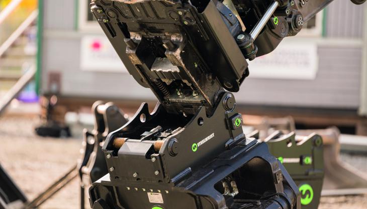 INMALO and Steelwrist have signed a strategic co-operation agreement for the delivery of SQ fully automatic coupler systems Steelwrist