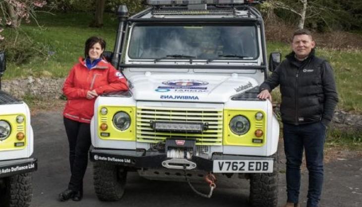 L-R: NEWSAR fundraising officer Gill Brailsford and Tarmac production manager Rob Maurice-Jones Tarmac and NEWSAR