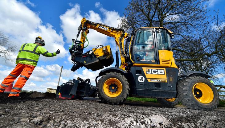 Tarmac demonstrating the JCB PotholePro in Rutland JCB's PotholePro