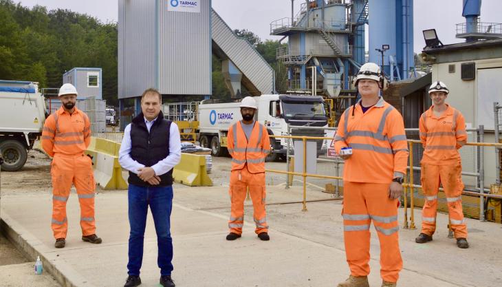 L–R: Leon Houghton, weighbridge operator, Snodland Asphalt; Andy Bate, Tarmac area director, London and South East; Jagtar Basra, owner Basra Trucking Ltd; Michael James Godber, driver; and Sam Turner, unit manager, Snodland. Tarmac OneCard