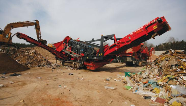 Terex Finlay Spaleck 883 screener in action