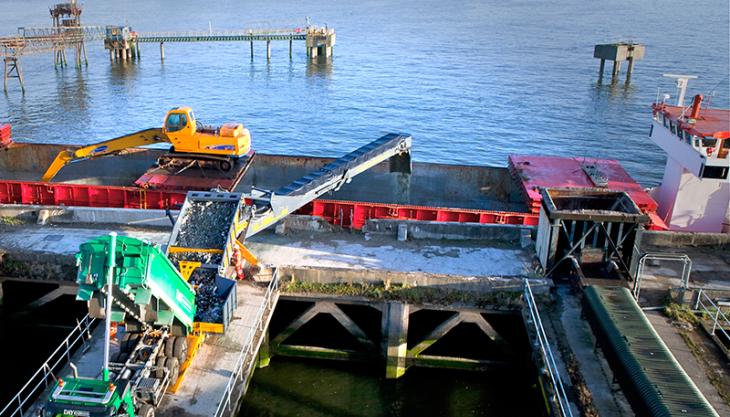 Trackstack VL1000 barge loader