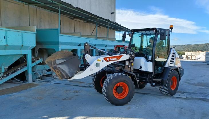 Mosaic Ubasart's new Bobcat L85 compact wheel loader Bobcat L85 compact wheel loader