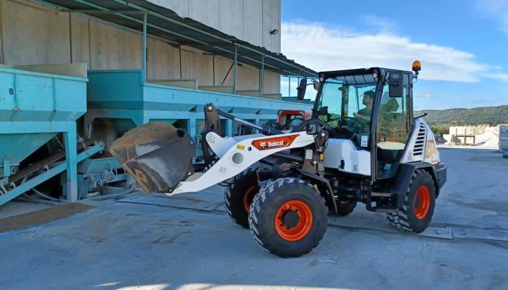 Bobcat L85 compact wheel loader