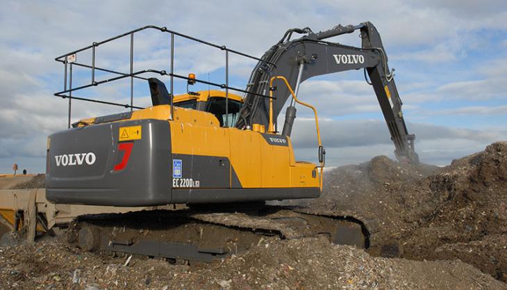 Volvo EC220D excavator