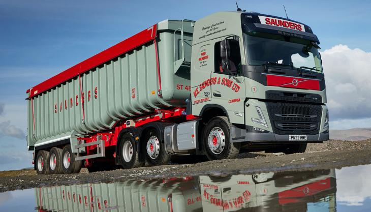 ME Saunders & Sons have added a new Volvo FM 500 Globetrotter 6x2 tractor unit to their fleet, with two identical trucks set to follow Volvo FM 500 Globetrotter 6x2 tractor unit