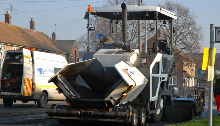 Volvo P6870C paver