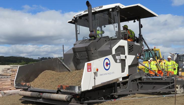 Volvo P8820C tracked paver Volvo P8820C tracked paver