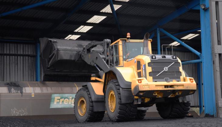 Volvo L220G wheel loader