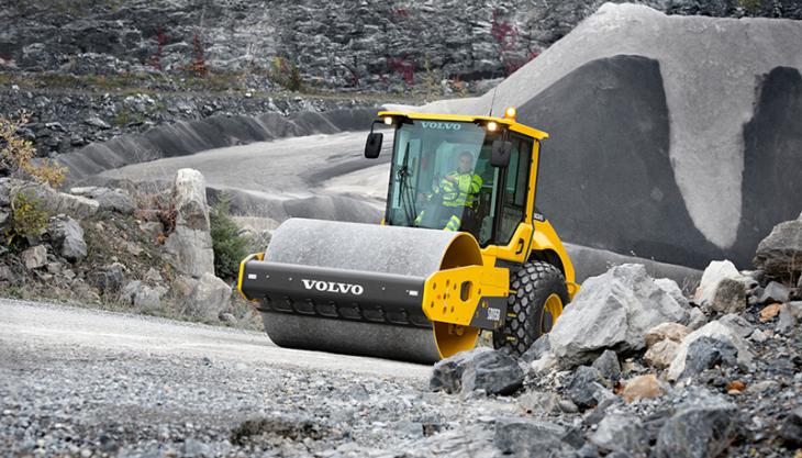 Volvo SD115B soil compactor