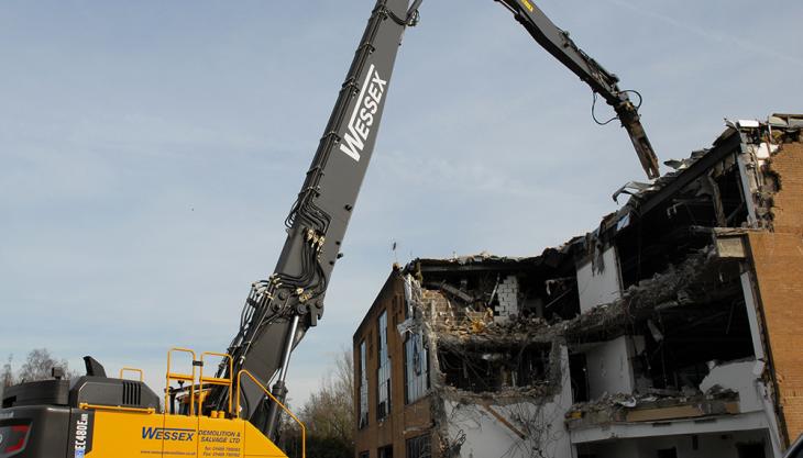 Wessex Demolition take UK’s first EC480E excavator Volvo EC480E high-reach excavator