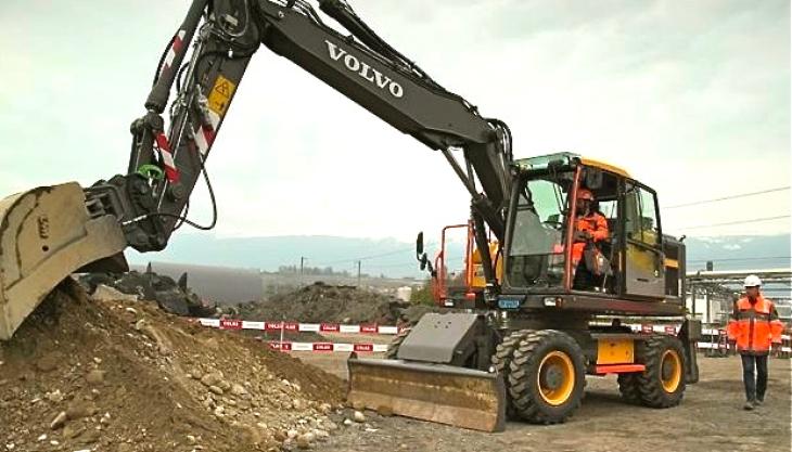 Volvo CE test safety concepts with Colas Volvo CE test safety concepts with Colas