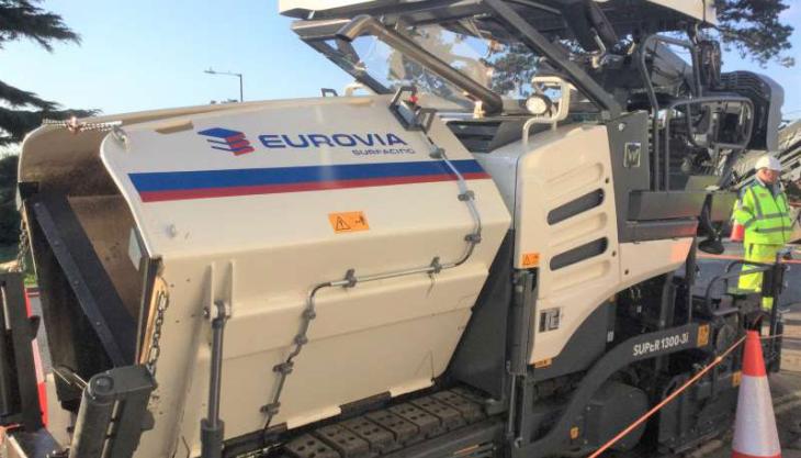 Eurovia Surfacing’s new connected tracked midi-paver Vogele Super midi-paver