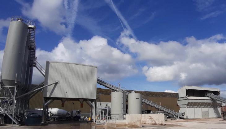 Aggregate Industries' new ready-mixed concrete plant at Wythenshaw Wythenshaw asphalt plant