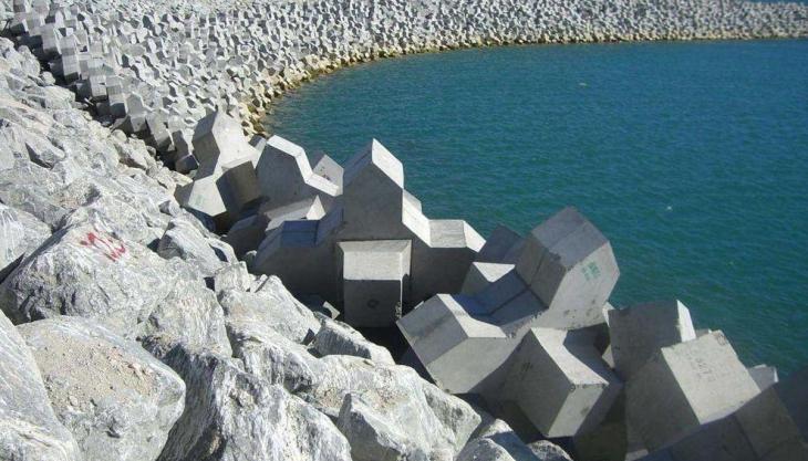 Aggregate Industries Xbloc breakwater concrete armour Xbloc concrete armour