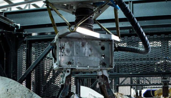 ZenRobotics’ Heavy Picker provides safer, more accurate and cost-effective sorting solution for heavy and bulky materials of various shapes and sizes ZenRobotics' Heavy Picker